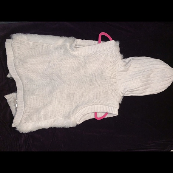 Fluffy faux fur white vest with good - Picture 4 of 4